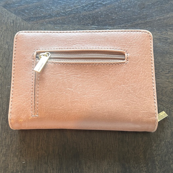 New without tags ~ MATT & NAT Zip-around Webber wallet Vintage Collection - Picture 2 of 13